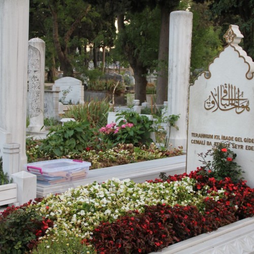 Sakızağacı Mezarlığı 
EYÜPSULTAN/İSTANBUL